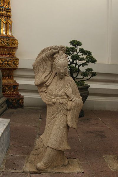 Sculptures en pierre d'une femme asiatique au temple Wat Pho Buddha. par kall3bu