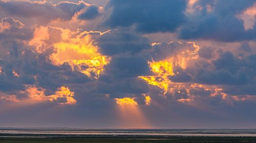 Jacob's ladders over the Wadden Sea