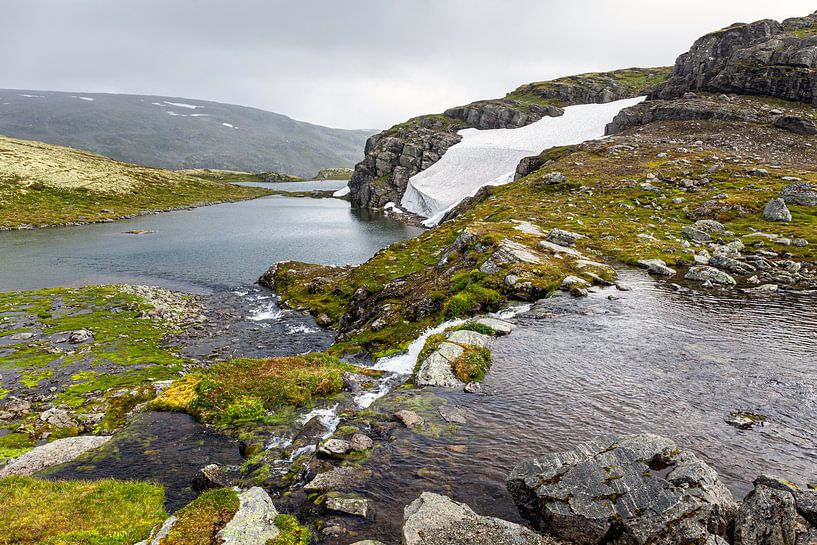 Lac Flotvatnet le long de la Route des neiges en Norvège par Evert Jan Luchies