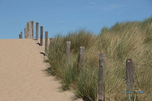 Strandopgang met duinen in Katwijk von Rianne Ouwerkerk