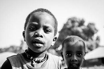 Portret twee Afrikaanse jongens van Ellis Peeters