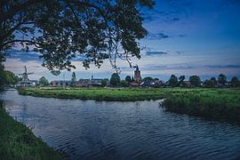 Stadtkanal in der Abenddämmerung von Creacas