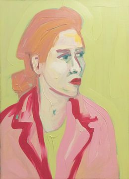 Portret van een vrouw in profiel met roze jas