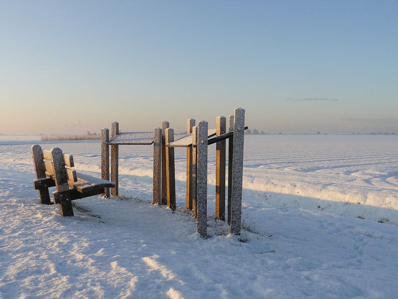 bankje in de sneeuw by Natascha Tunderman