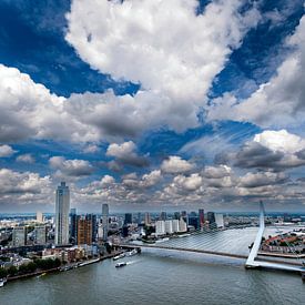 Rotterdam sous un ciel magnifique sur Arie Kraaijeveld