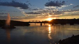 Ein Sonnenuntergang über dem Saguenay-Fluss von Claude Laprise