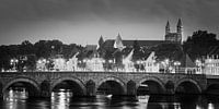 Sankt-Servatius-Brücke in schwarz-weiß von Henk Meijer Photography Miniaturansicht