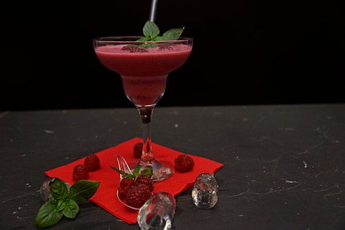 ananas-frambozen-yoghurtcocktail met rum