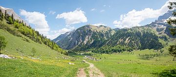 hiking route to alpine village Eng Almen, karwendel mountains ty by SusaZoom