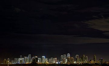 Miami Skyline bij Nacht van M DH