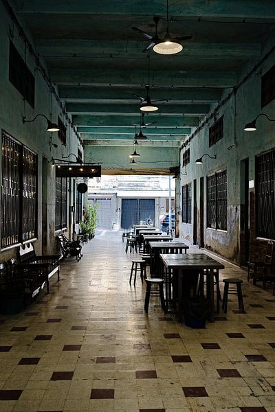 Savannakhet, the calm of an interior by Frank Photos