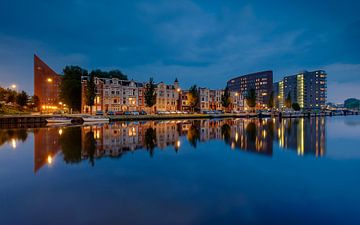 Groningen Oosterhaven in het blauwe uur