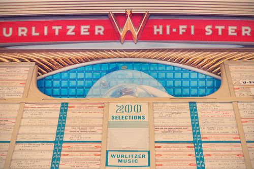 The Vintage Wurlitzer Jukebox by Martin Bergsma
