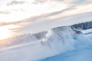 Porsche Drift Snow van Bas Fransen