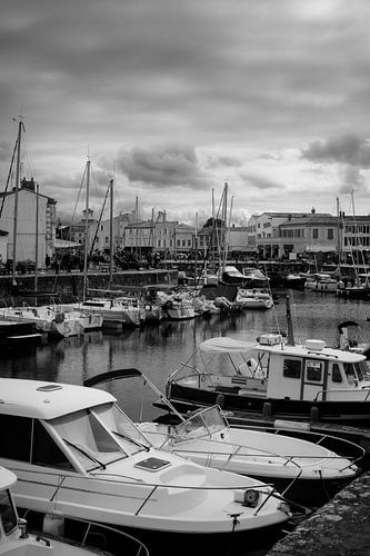 view of port of Saint-Martin-de-Ré in black and white