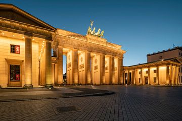 Brandenburg Gate lateral by Stefan Schäfer