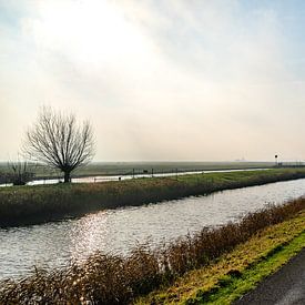 Het stoomgemaal van Nijkerk, opstijgende mist. van ByOnkruud