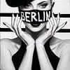 Black and White City Female 2.0 Artwork - Berlin von Team W 32 Gallery
