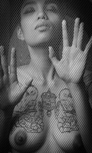 Naked and Imprisoned by Atelier Liesjes