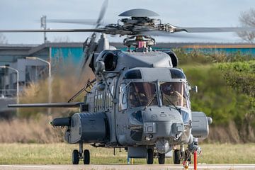 CH-148 Cyclone van de Canadese Marine op vliegkamp De Kooy bij Den Helder staat klaar voor een oefen van Jaap van den Berg