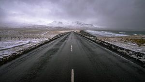 Icelandic roads von Remco van Adrichem