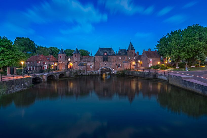 the Torque Gate in Amsersfoort during the blue hour by Bart Ros