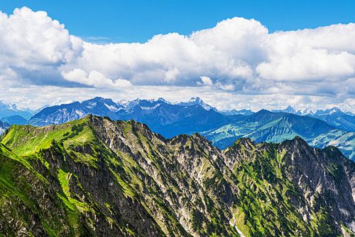 Uitzicht op de Alpen vanaf de Nebelhorn bij Obersdorf
