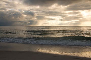 Zonsondergang in Naples Beach, Florida by Michèle Huge