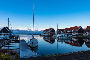Blick auf den Hafen von Klintholm Havn in Dänemark