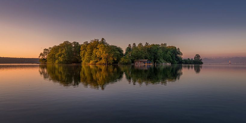 L'île Rose au lac Starnberg par Toon van den Einde