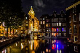 Amsterdam in de avond van Romy Oomen