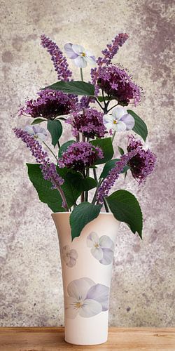 Viooltjes op/in de vaas