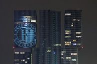 Projection du logo Feyenoord sur le bâtiment Rotterdam à Rotterdam par MS Fotografie | Marc van der Stelt Aperçu