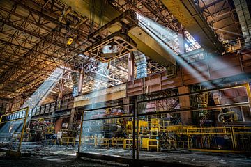 Zon in de staalfabriek van The beauty of Industry