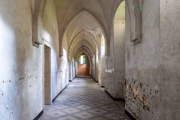 verlaten kloostergang van Kristof Ven