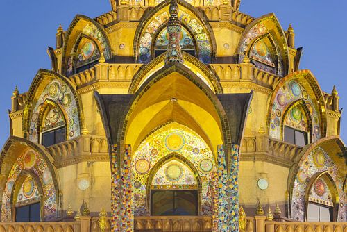Spiritual beauty in gold by Walter G. Allgöwer