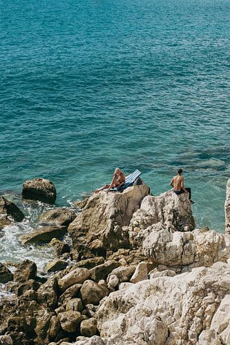 Flucht zu den Felsen von Nizza von Cristina Cozari