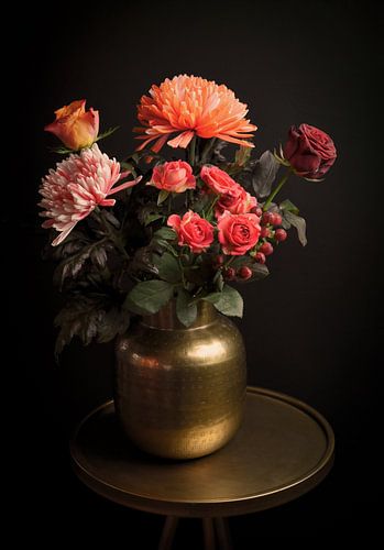 Nature morte de fleurs Orange & Or sur Marjolein van Middelkoop