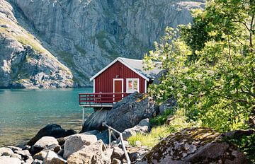 Red Cabin in Nusfjord by swc07