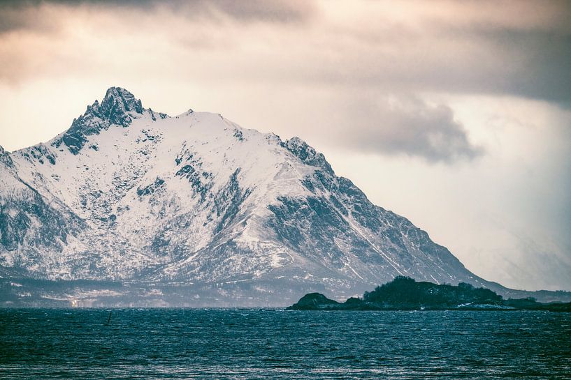 Coucher de soleil sur l'île de Hadseløya depuis Langøya à Vesteralenn par Sjoerd van der Wal Photographie