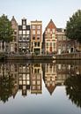 Canal et vieilles maisons à Amsterdam sur Oudezijds Voorburgwal par Lorena Cirstea Aperçu