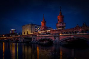 Oberbaumbrücke über die Spree in Berlin 01