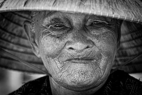 Zwart wit portret Vietnamese vrouw