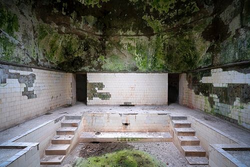 Spa abandonné dans Decay.