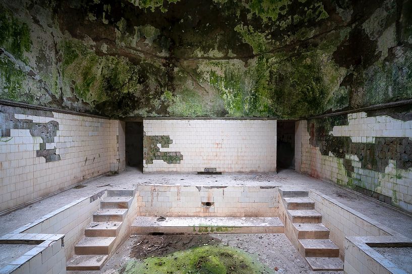 Spa abandonné dans Decay. par Roman Robroek - Photos de bâtiments abandonnés