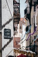Straat in Lissabon, Portugal tijdens feest