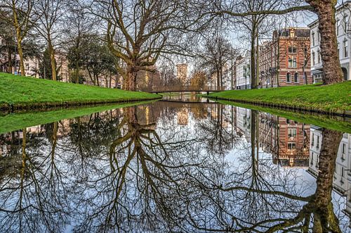 Rotterdam: spiegeling in de Westersingel