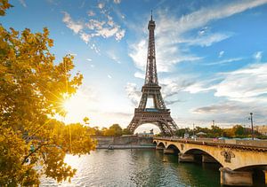 Zonsondergang bij de Eiffeltoren in Parijs van Christian Müringer
