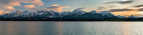 Zonsondergang over het Hopfenmeer richting de Allgäuer Alpen