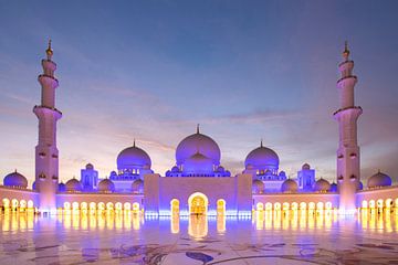 Sheikh Zayed mosque by Antwan Janssen